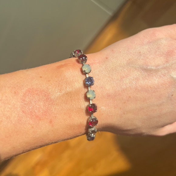 NWOT Sabika London Red Purple White Bracelet - Picture 1 of 5